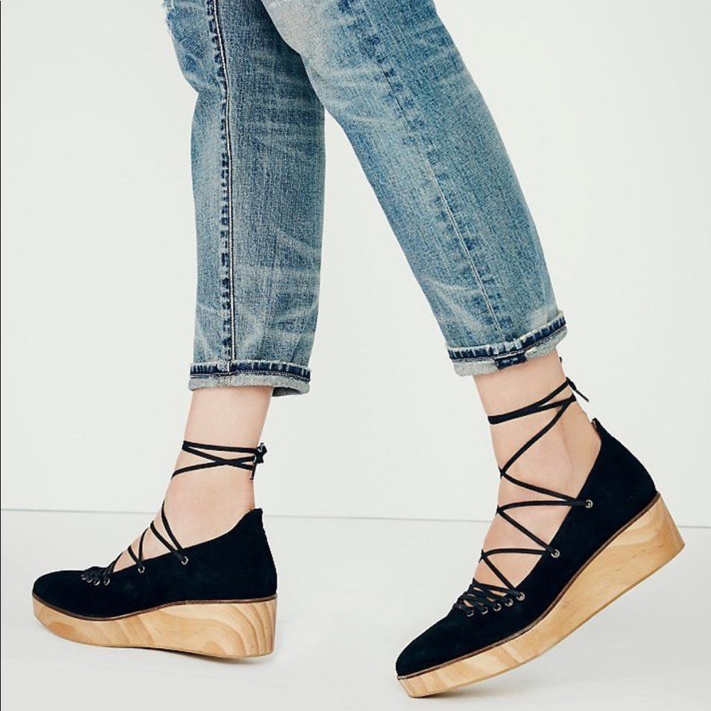 Darcy wrap flatform